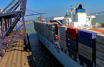 國際貨運(yùn)會(huì)根據(jù)不同的貨物類型和特點(diǎn)選擇合適的船舶