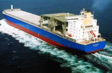 國際海運中班輪通常指的是？