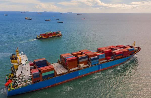 國際物流對(duì)促進(jìn)不同國家之間的貿(mào)易和經(jīng)濟(jì)發(fā)展起著關(guān)鍵作用