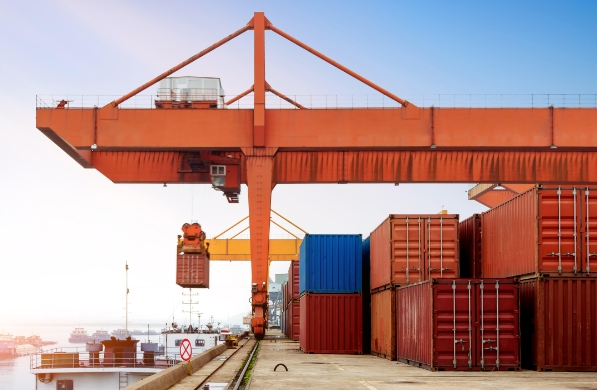 隨著全球化和信息技術(shù)的發(fā)展，貨代行業(yè)也在不斷創(chuàng)新和發(fā)展