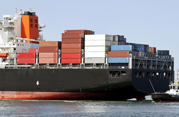 國(guó)際物流作為連接世界的紐帶，既展現(xiàn)著無(wú)限的魅力又面臨著諸多挑戰(zhàn)