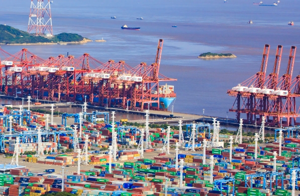 中俄的物流聯(lián)系是兩國經(jīng)濟合作的基礎(chǔ)，也是雙方合作共贏的重要途徑