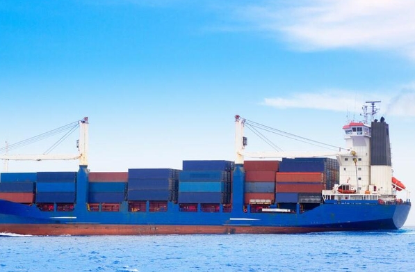 貨代行業(yè)作為連接生產(chǎn)與消費(fèi)的紐帶，其重要性不言而喻