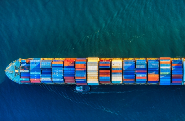 上海貨代是連接全球貿(mào)易的樞紐力量，推動著上海對外開放和經(jīng)濟發(fā)展