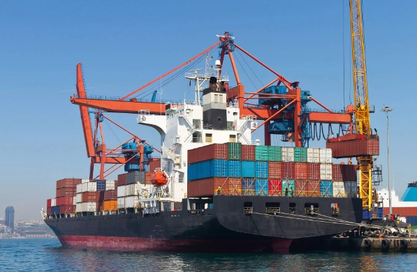 在全球經(jīng)濟一體化的浪潮中，海運物流公司如同海上的“動脈”