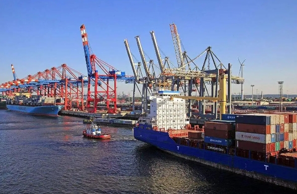 日本國際物流行業(yè)以其高效、快捷和安全的服務贏得了廣泛贊譽