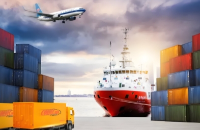 國際貨運代理不僅簡化了復(fù)雜的物流流程，還加速了全球貿(mào)易的步伐